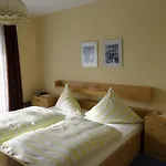 Hotel Haus Kanne 3*